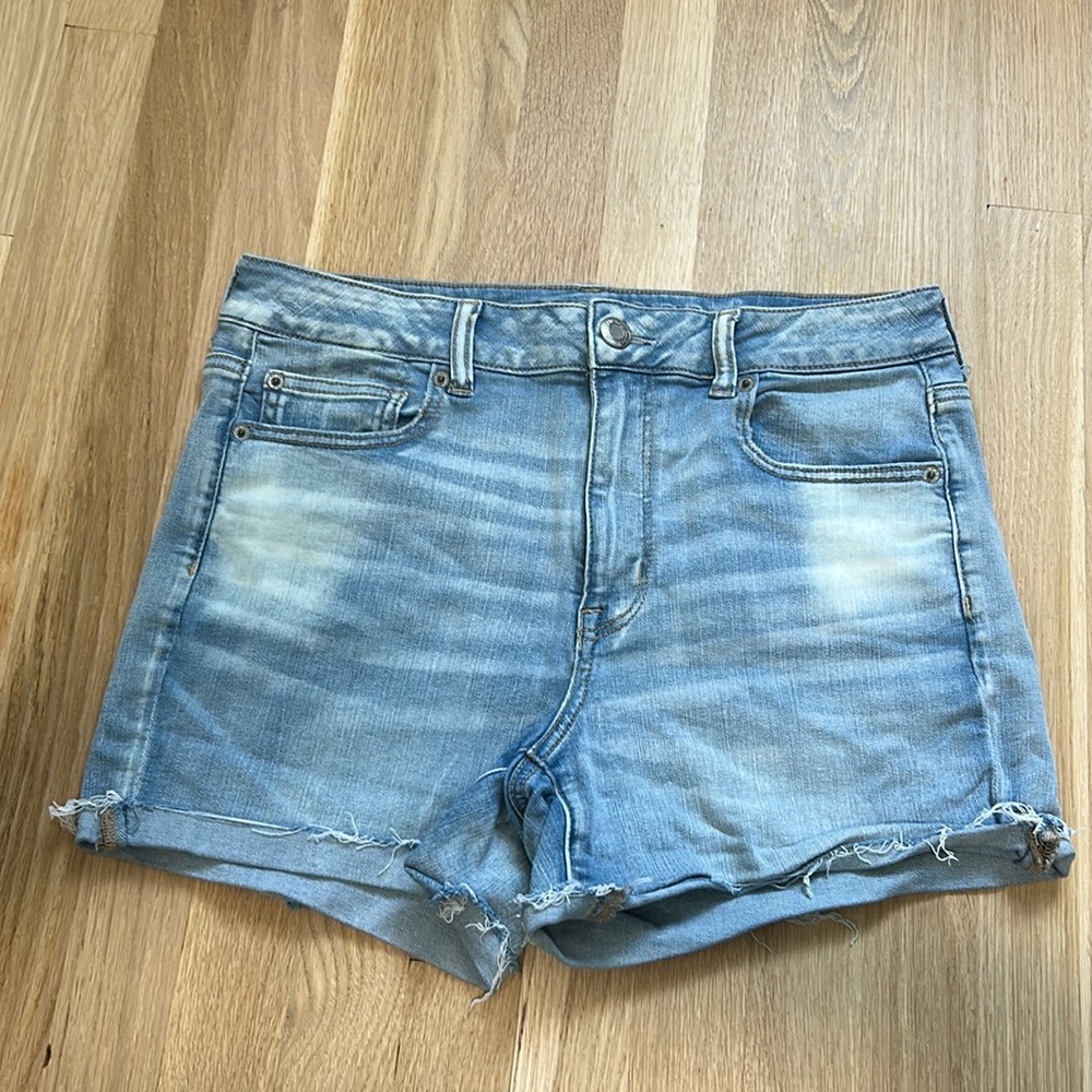 American Eagle Outfitters High Rise Shorts
Size 14 
Stretch Comfort Casual Denim